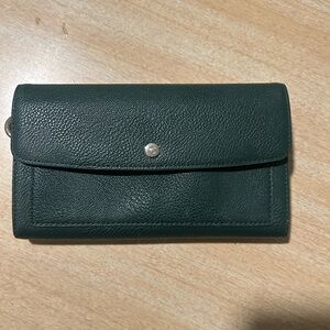 Elegant Pebbled Green Italian Leather Wallet